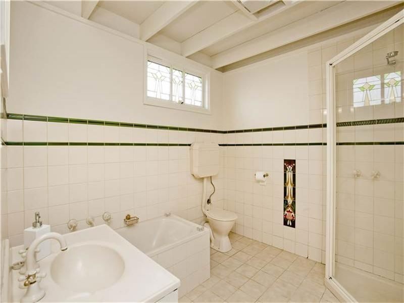 11 Clarke Street, Newtown VIC 3220