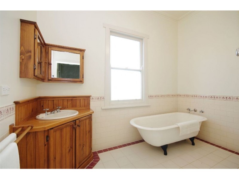 40 Girton Crescent, Manifold Heights VIC 3218