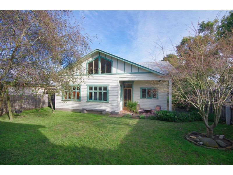 40 Girton Crescent, Manifold Heights VIC 3218