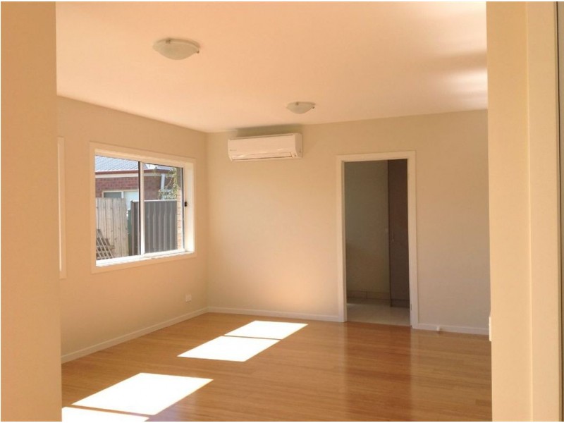 2/14 Waiora Avenue, Hamlyn Heights VIC 3215