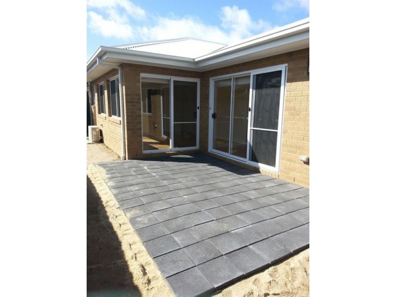 2/14 Waiora Avenue, Hamlyn Heights VIC 3215