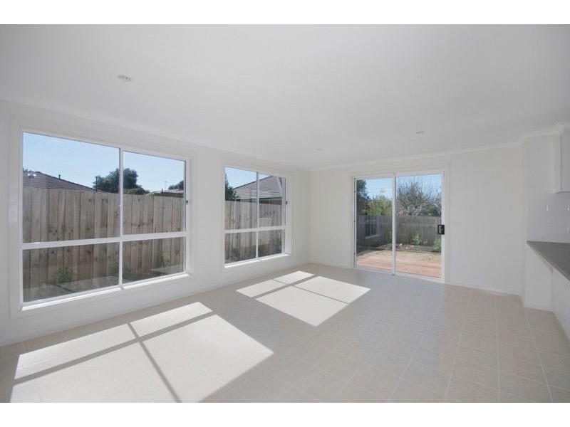 2/30 Willana Avenue, Hamlyn Heights VIC 3215