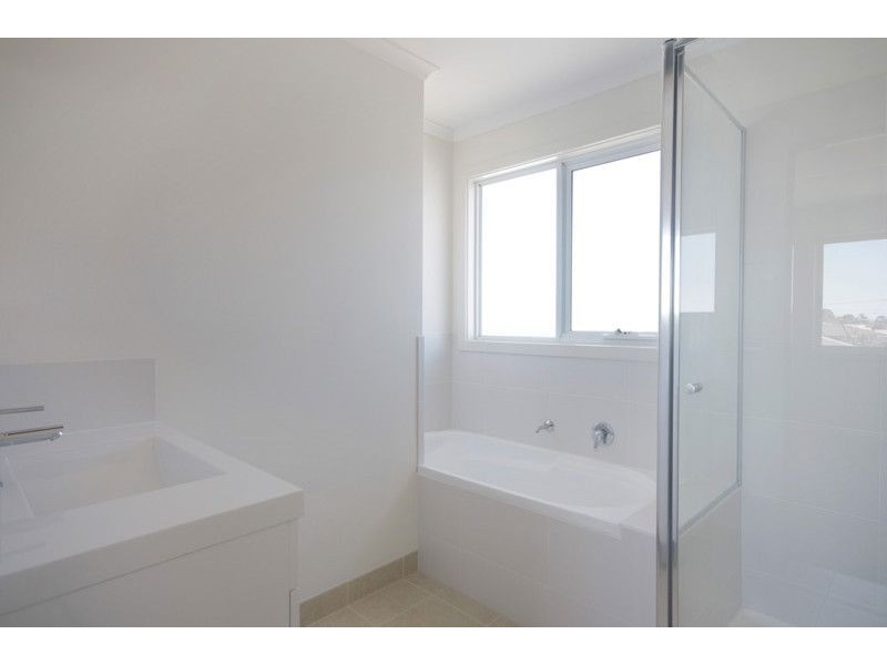 2/30 Willana Avenue, Hamlyn Heights VIC 3215