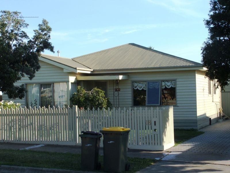 18 June Avenue, Hamlyn Heights VIC 3215