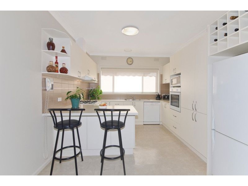 8 Willana Avenue, Hamlyn Heights VIC 3215