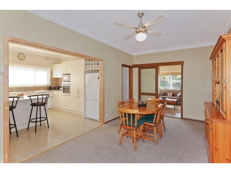 8 Willana Avenue, Hamlyn Heights VIC 3215