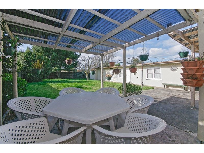 8 Willana Avenue, Hamlyn Heights VIC 3215