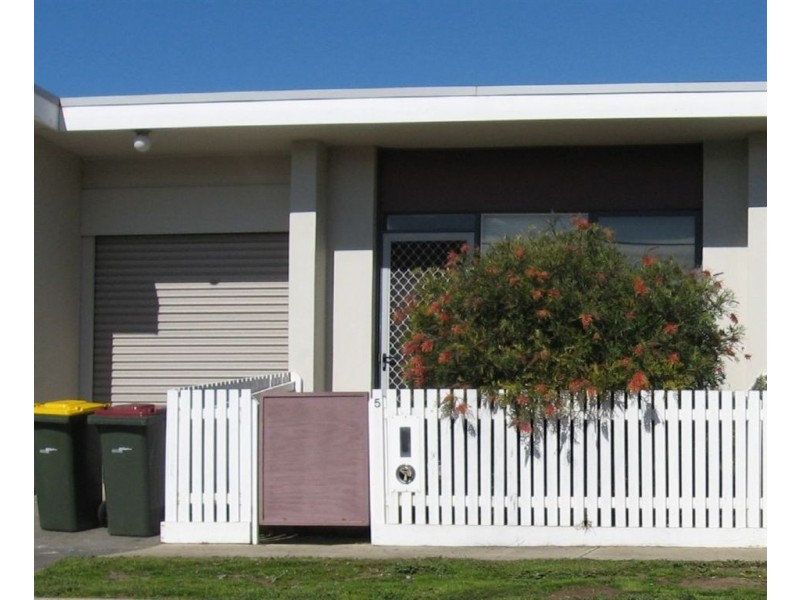 5 Coxon Parade, North Geelong VIC 3215