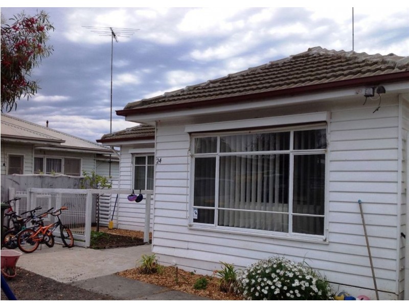 24 Seaforth Street, North Shore VIC 3214