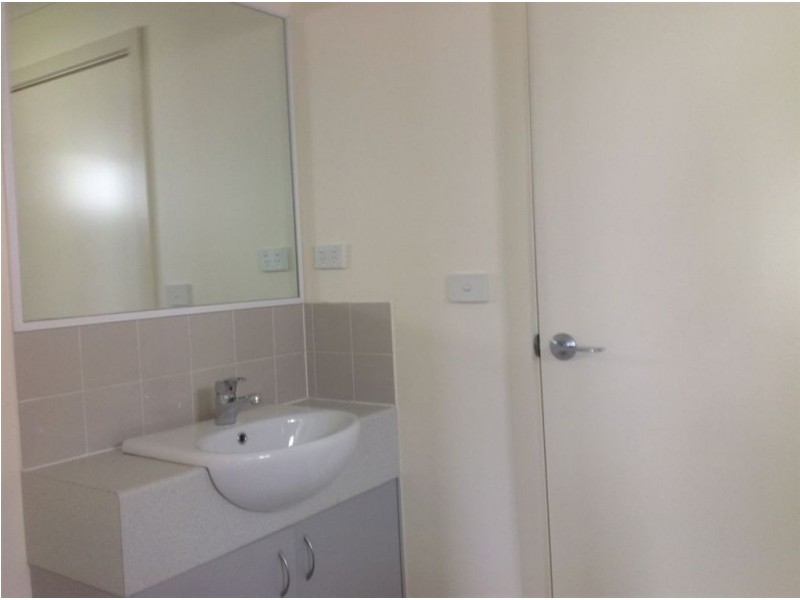 15 Watsonia Grove, Norlane VIC 3214