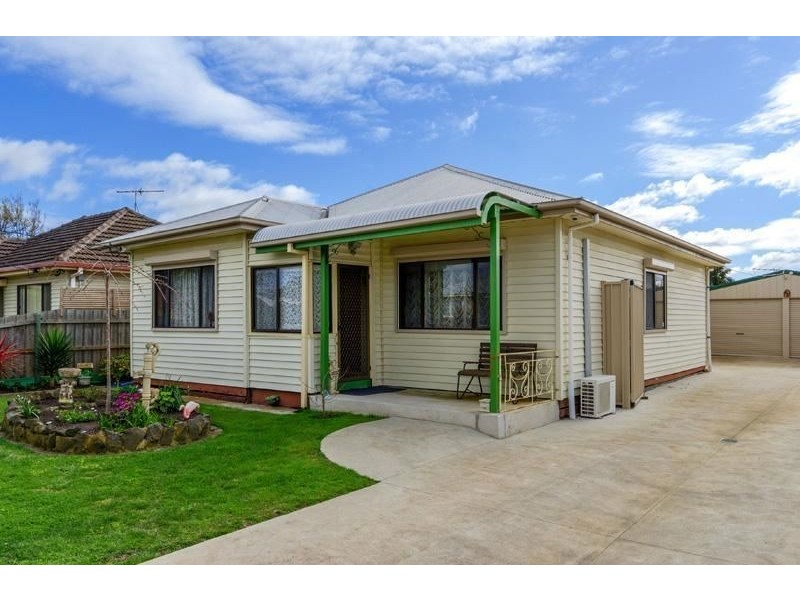 16 Willana Avenue, Hamlyn Heights VIC 3215