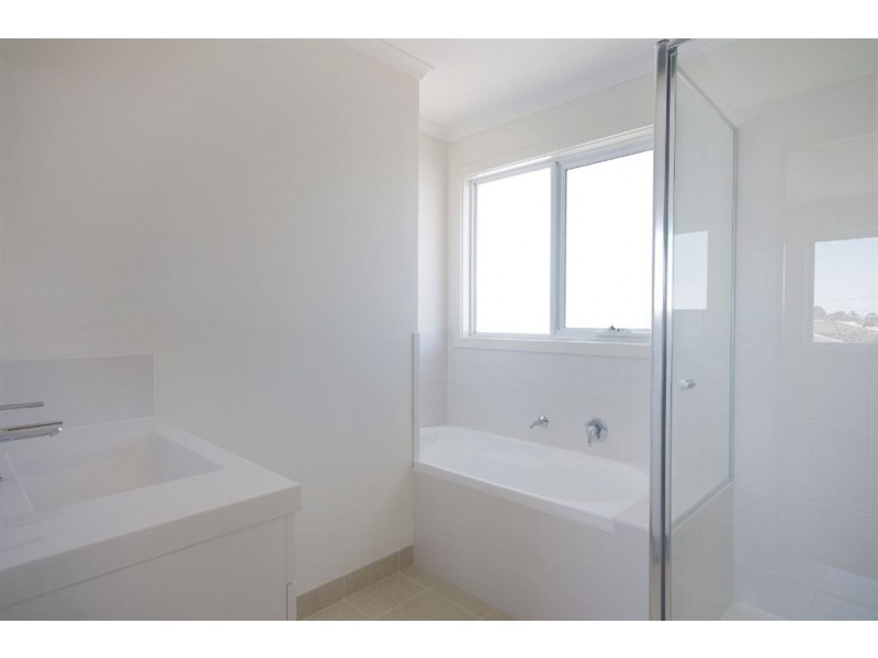 2/30 Willana Avenue, Hamlyn Heights VIC 3215