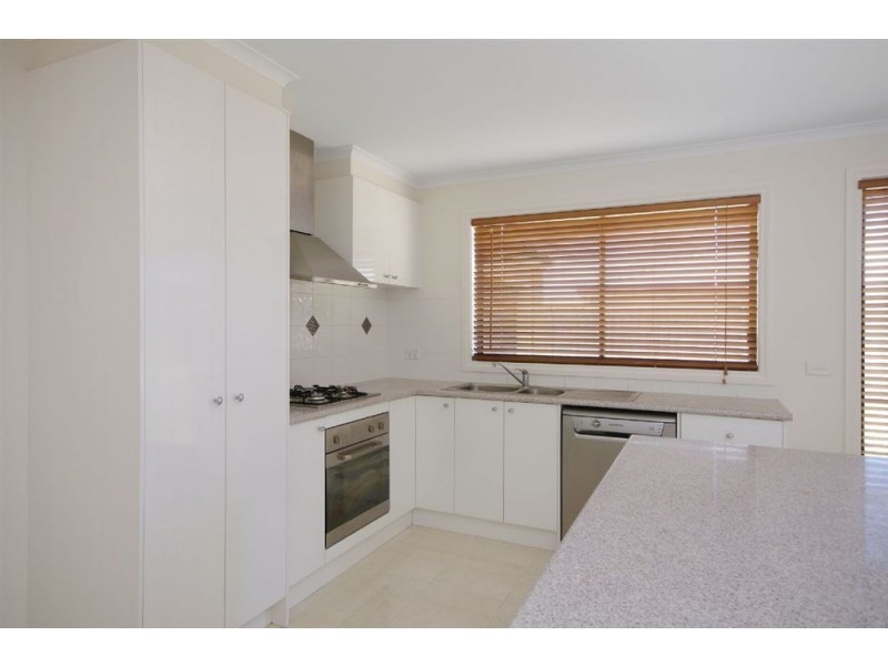 8 Hibbertia Court, Corio VIC 3214