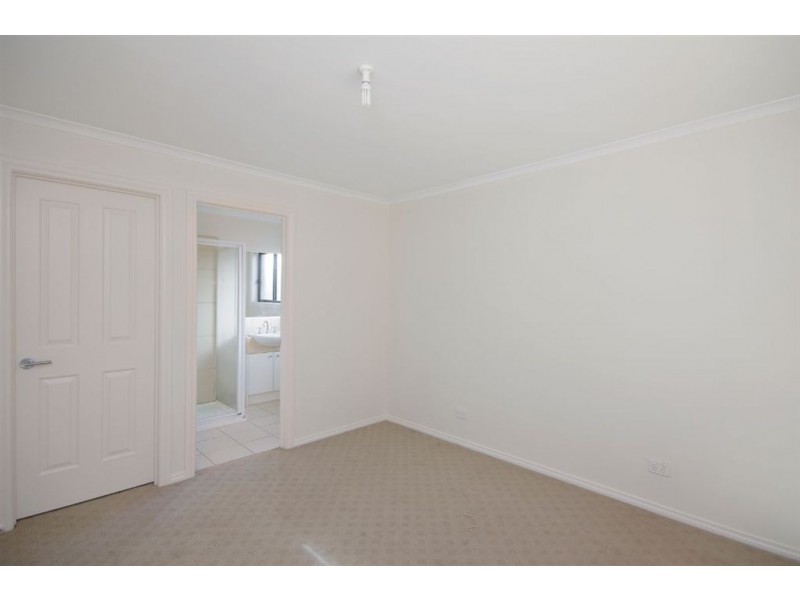 8 Hibbertia Court, Corio VIC 3214