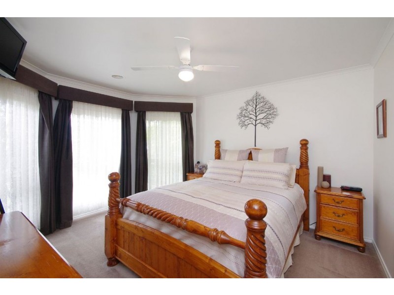 14 Fieldman Court, Corio VIC 3214