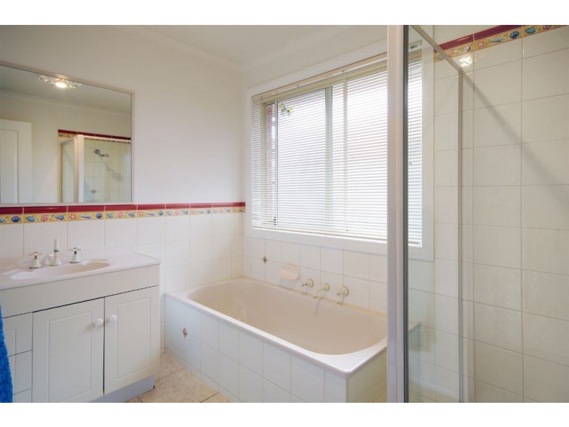 14 Fieldman Court, Corio VIC 3214