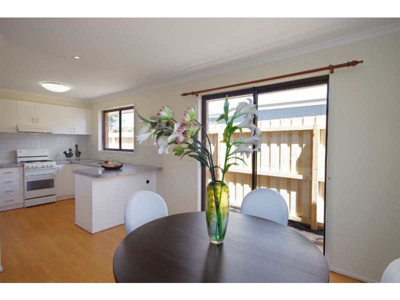 1/4 Karlovac Court, Bell Park VIC 3215