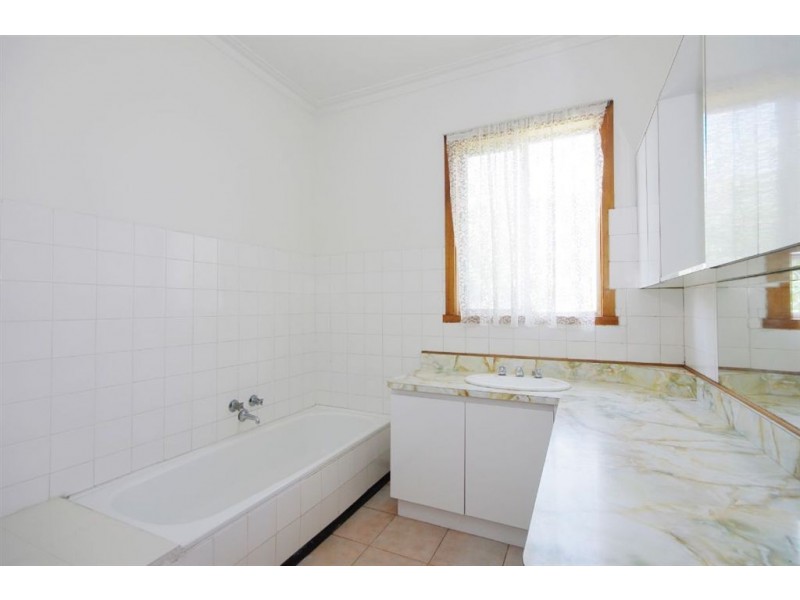 220 Thompson Road, North Geelong VIC 3215