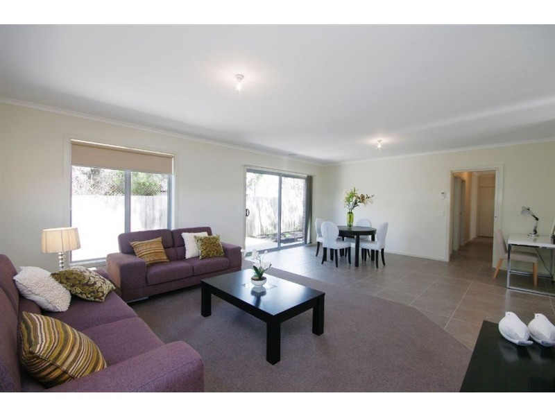 3/4 Karlovac Court, Bell Park VIC 3215