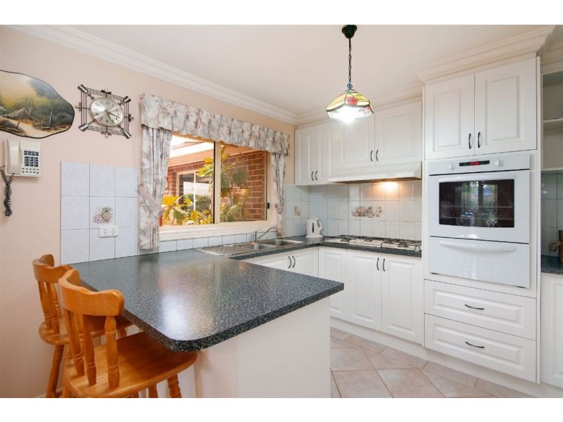 12 O’Dwyer Court, Lovely Banks VIC 3221