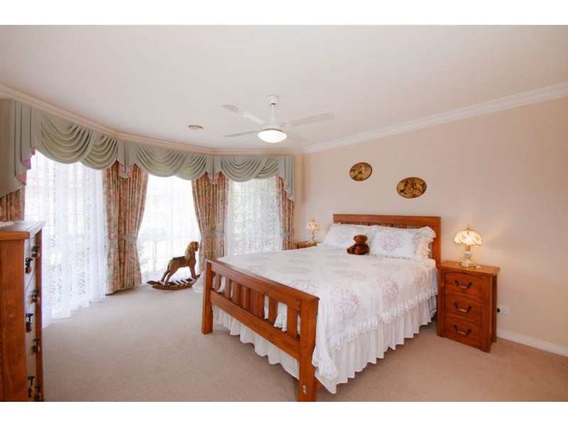 12 O’Dwyer Court, Lovely Banks VIC 3221