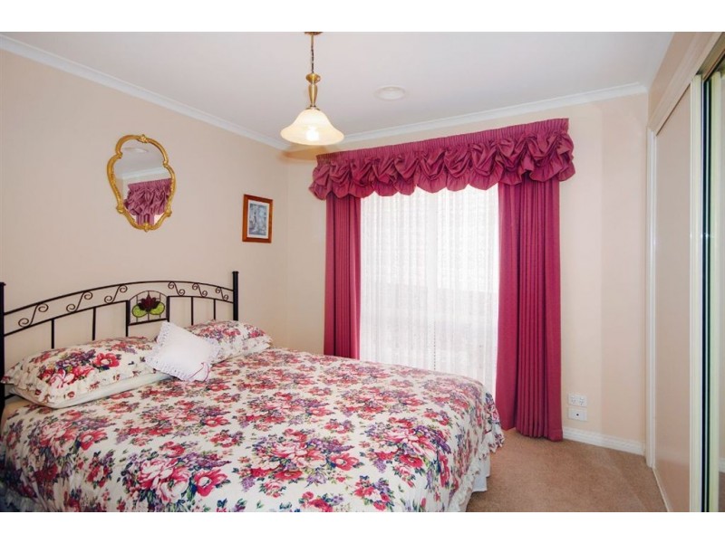 12 O’Dwyer Court, Lovely Banks VIC 3221