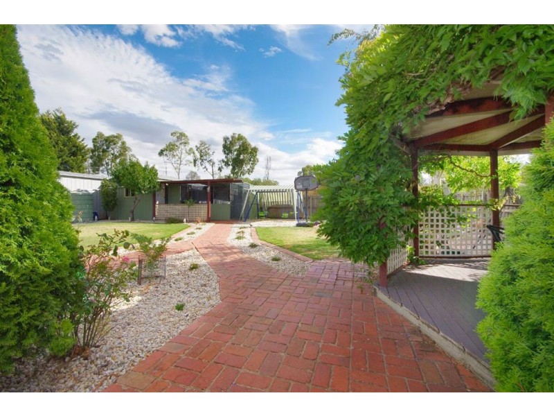 12 O’Dwyer Court, Lovely Banks VIC 3221