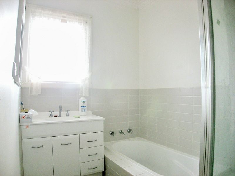 10 Rodbrough Crescent, Corio VIC 3214