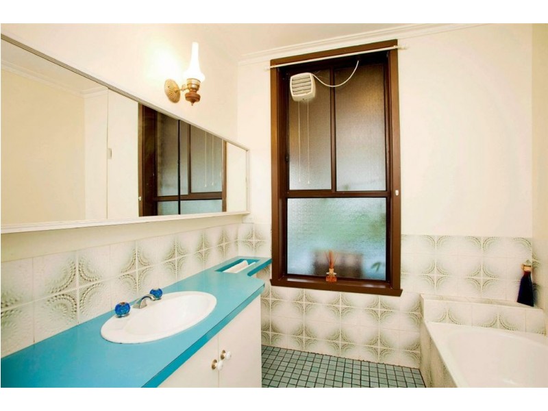 2-4 Leila Crescent, Bell Post Hill VIC 3215