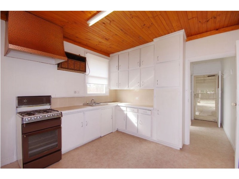 1 Kestrel Court, Norlane VIC 3214