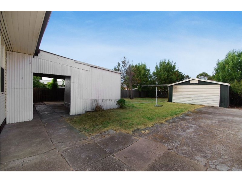 1 Kestrel Court, Norlane VIC 3214