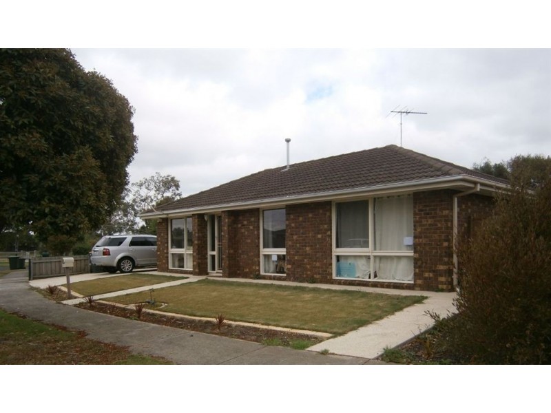 4 Vostok Court, Whittington VIC 3219