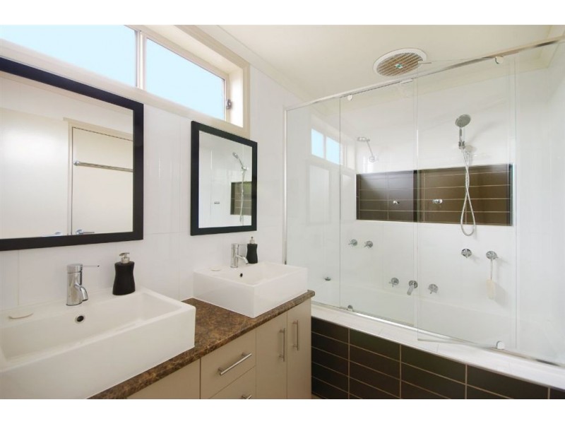 20 Malinda Crescent, Bell Park VIC 3215