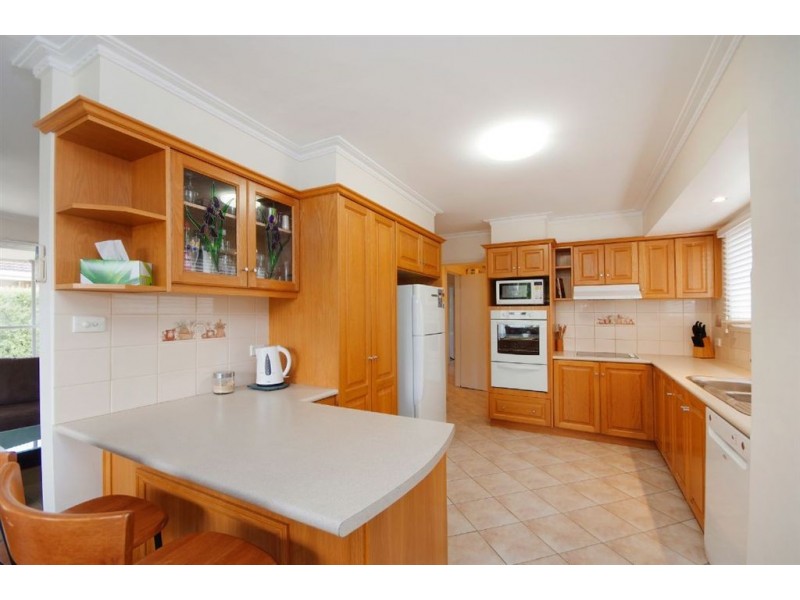 27 Hennessy Avenue, Herne Hill VIC 3218