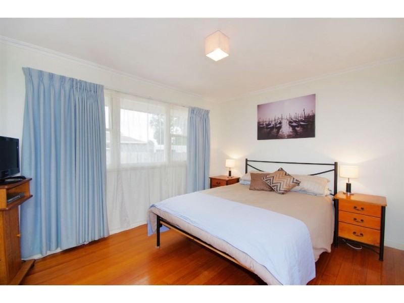 27 Hennessy Avenue, Herne Hill VIC 3218