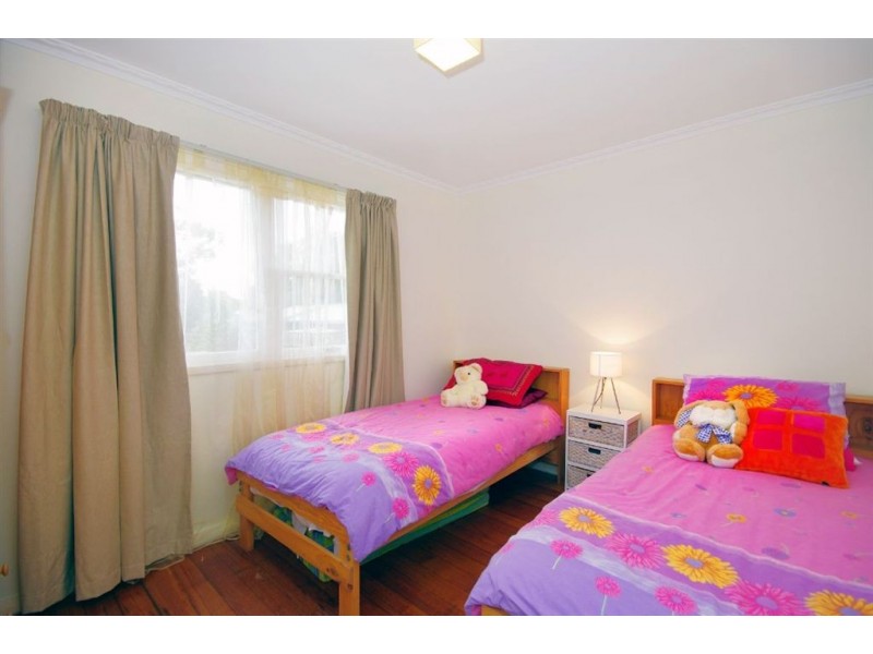 27 Hennessy Avenue, Herne Hill VIC 3218