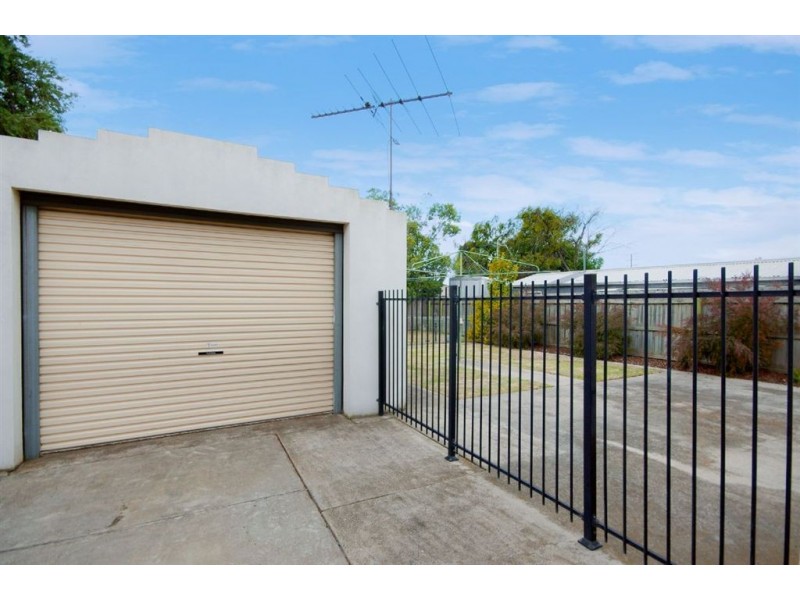 27 Hennessy Avenue, Herne Hill VIC 3218