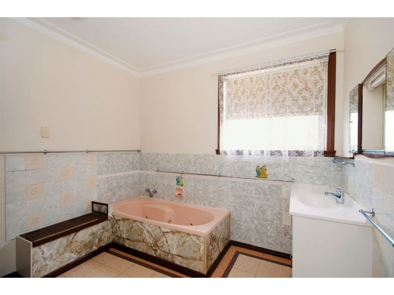 3 Neil Street, Bell Post Hill VIC 3215