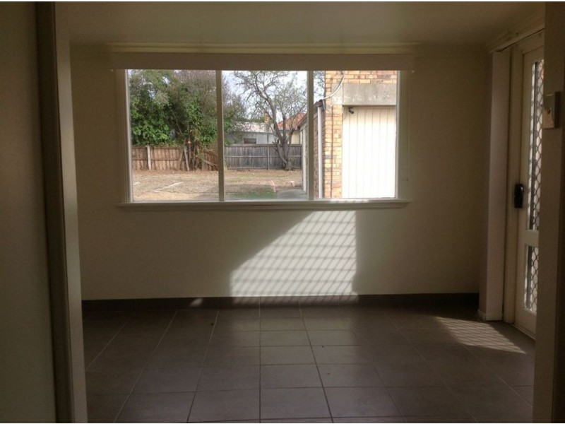 10 Glenfine Avenue, Hamlyn Heights VIC 3215