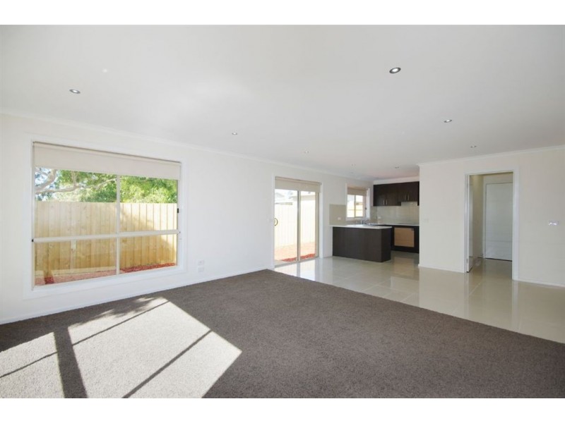 2/53 Swallow Crescent, Norlane VIC 3214