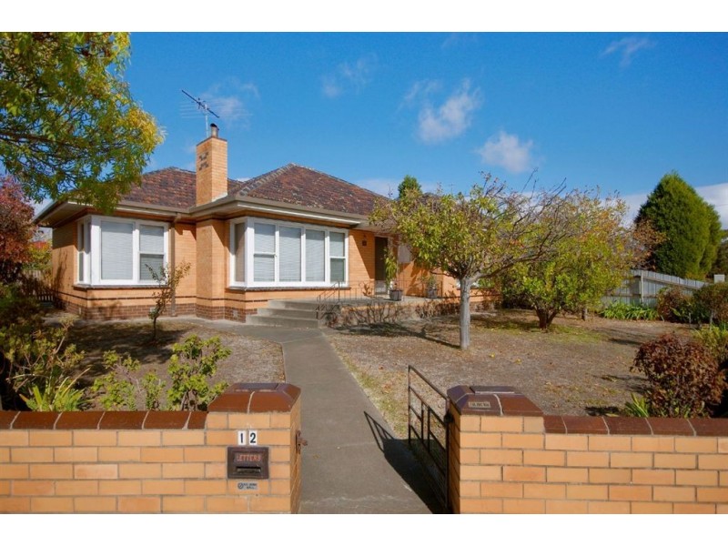 12 Walsh Grove, North Geelong VIC 3215