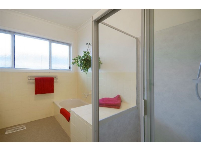 72 Newton Avenue, Bell Post Hill VIC 3215