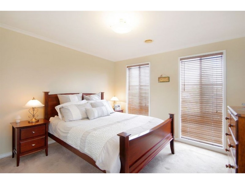 8 Corr Place, Lovely Banks VIC 3221