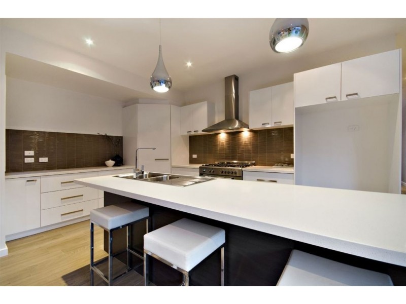 6 Allen Street, Newtown VIC 3220