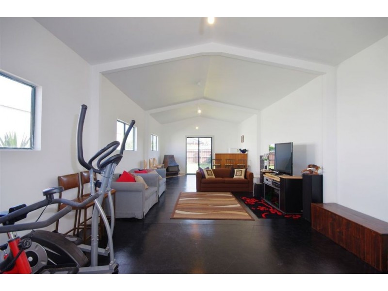 19 Dunloe Avenue, Norlane VIC 3214