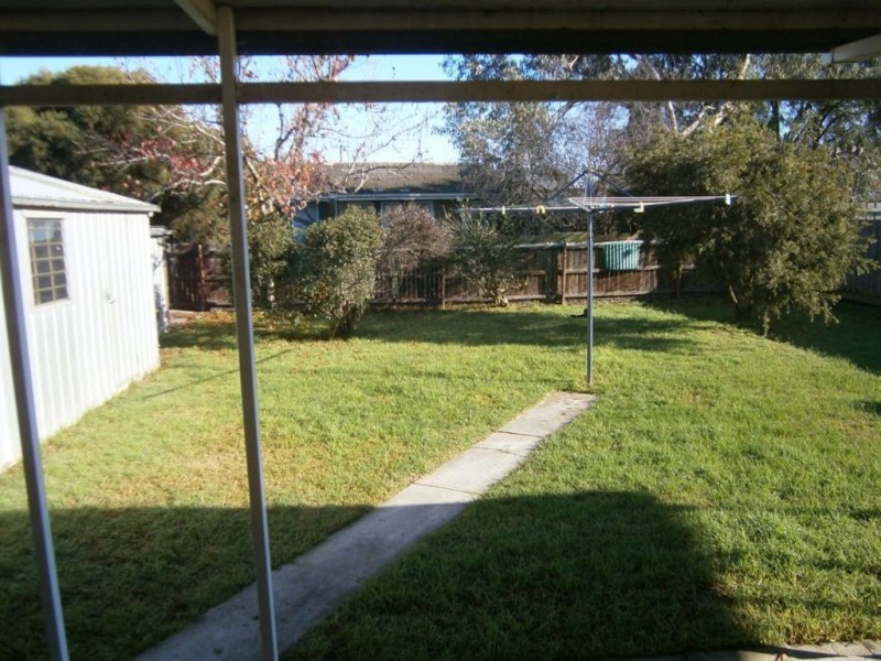 6 Proton Court, Whittington VIC 3219