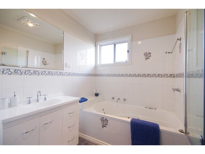 1/17 Braund Avenue, Bell Post Hill VIC 3215