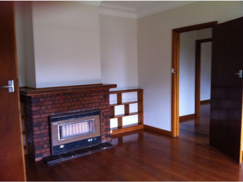 4 Vista Road, Newtown VIC 3220