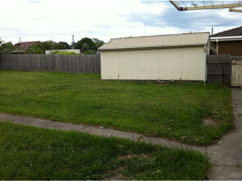 4 Vista Road, Newtown VIC 3220