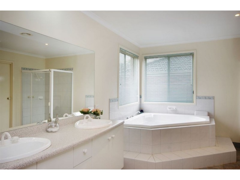 36 Dane Avenue, Bell Post Hill VIC 3215